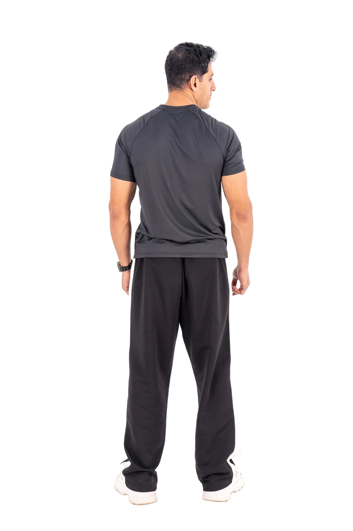 Black tee+Black Sweatpants - BEASTR