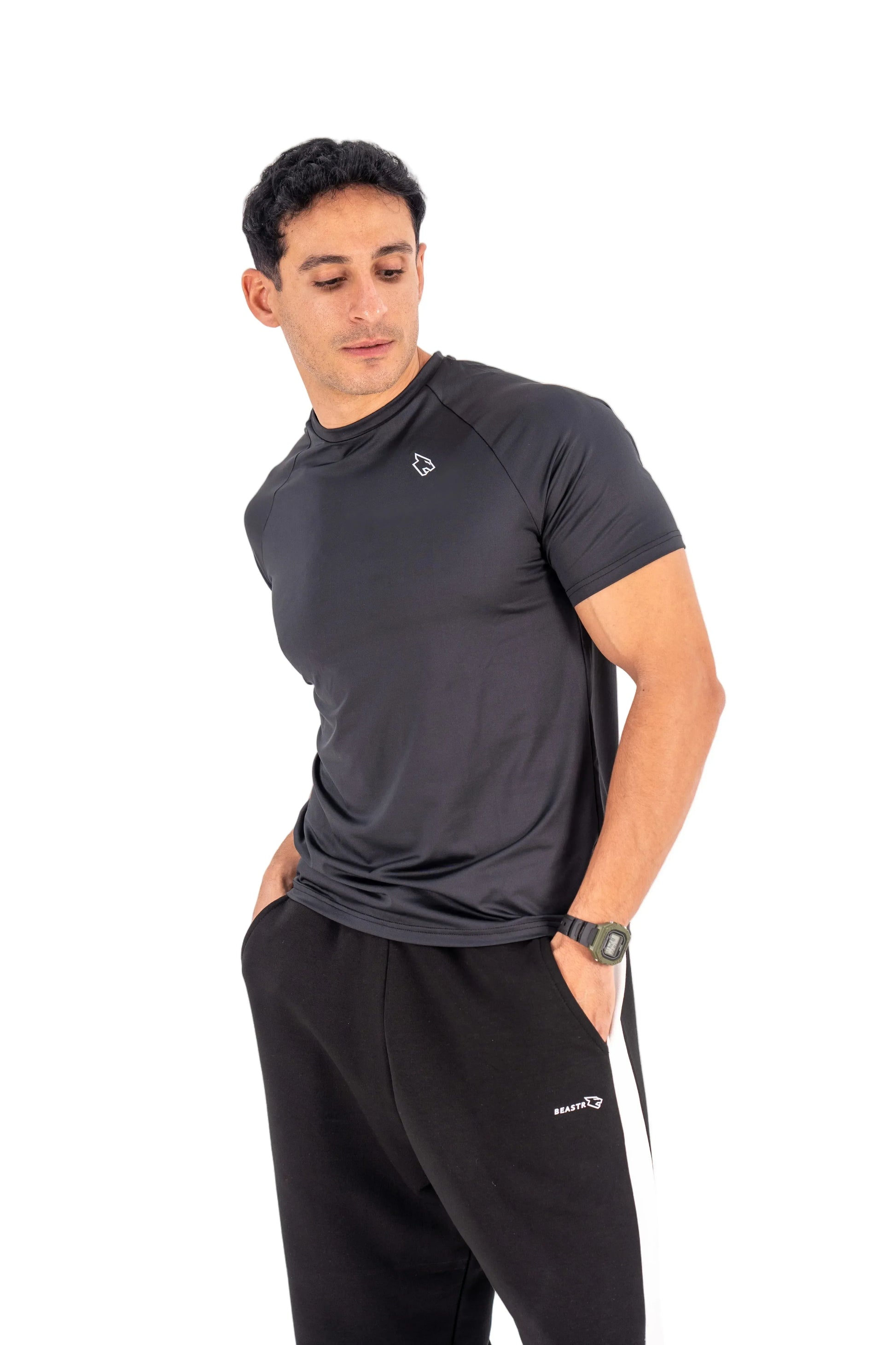 Black tee+Black Sweatpants - BEASTR