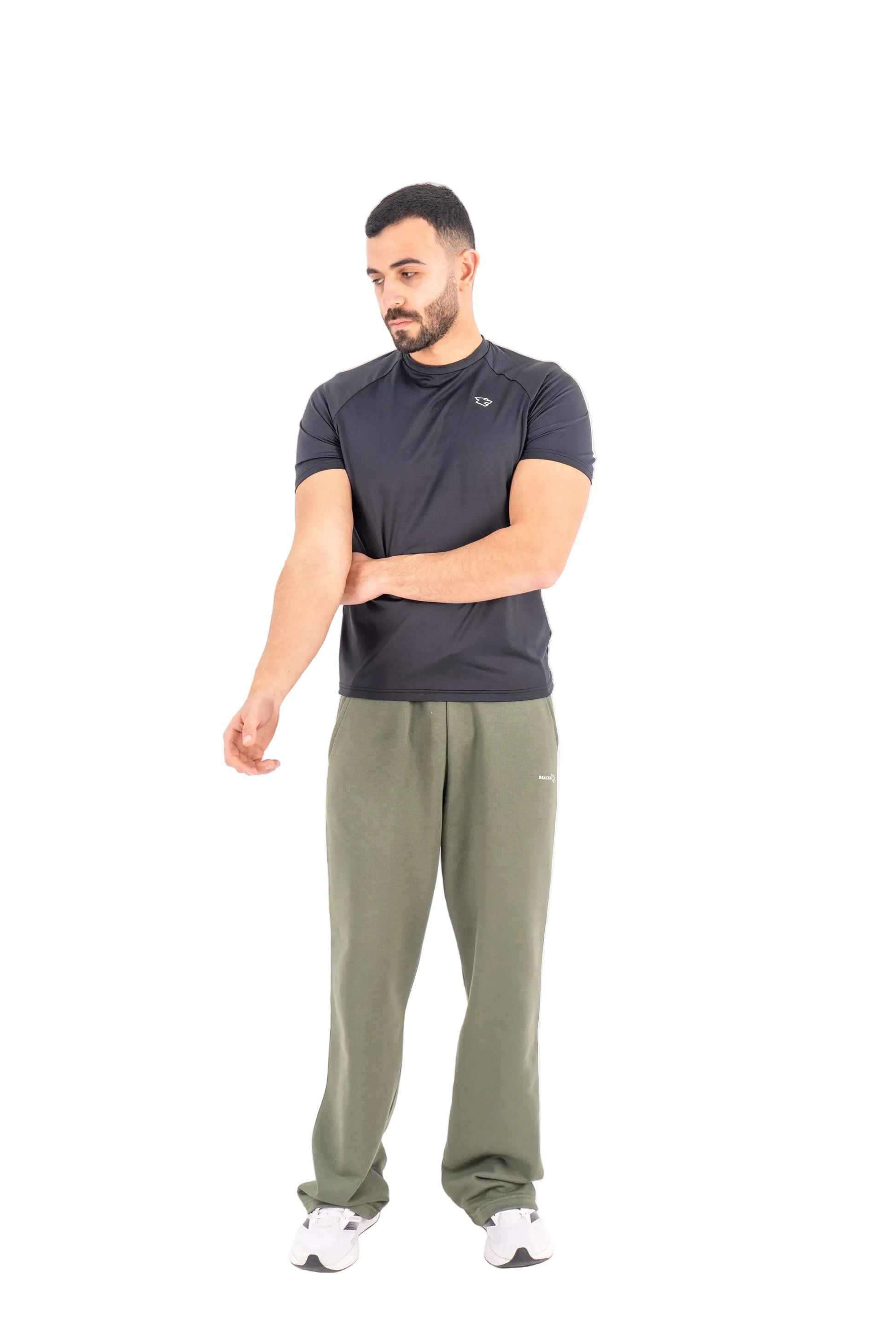 Black Tee+Olive sweatpants - BEASTR