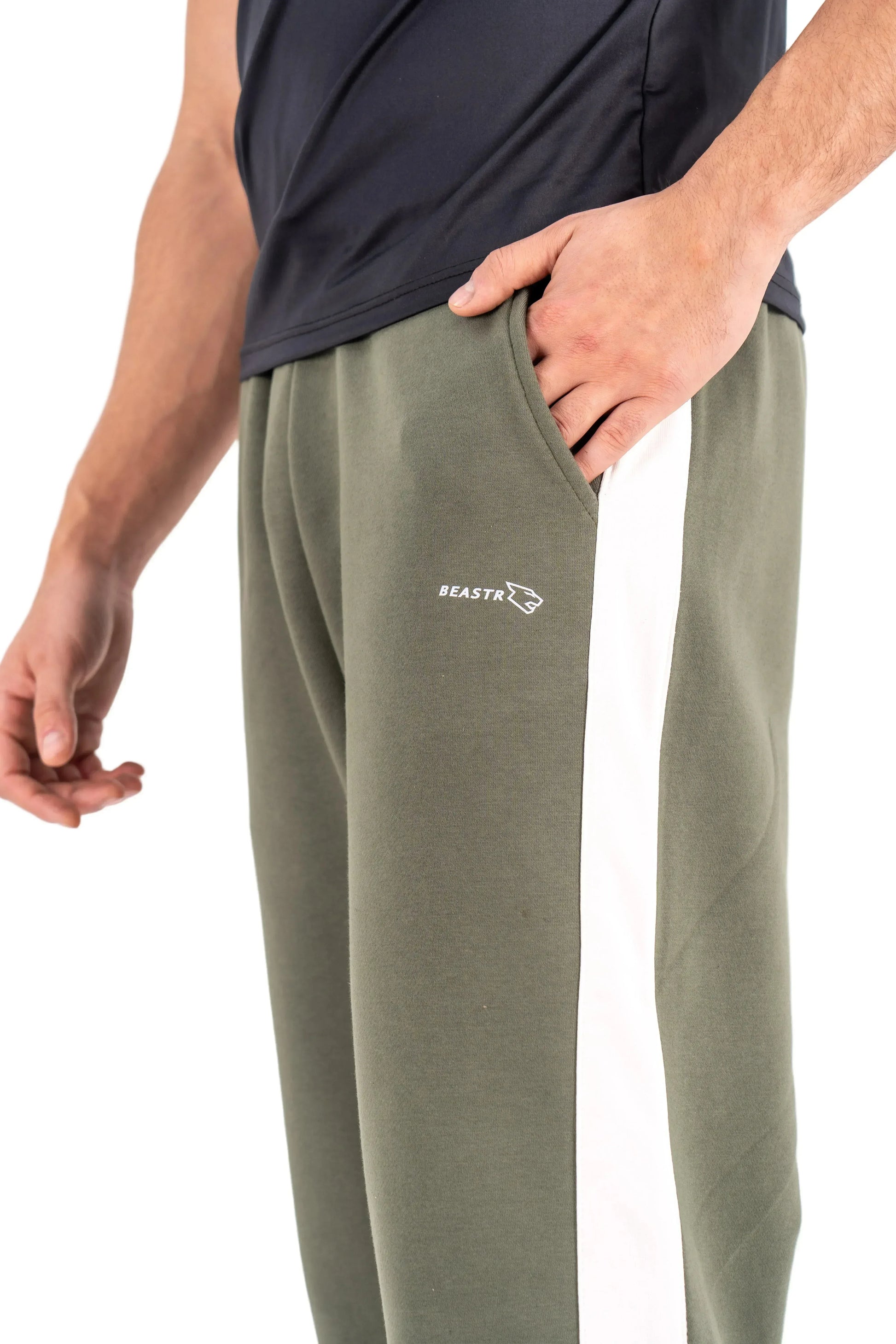 Black Tee+Olive sweatpants - BEASTR